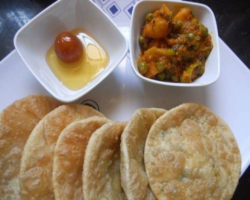 स्वादिष्ट सूजी की करारी पूड़ी बनाने की सरल विधि