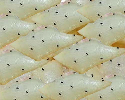 स्वादिष्ट सूजी की मीठी पूरी बनाने की सरल विधि